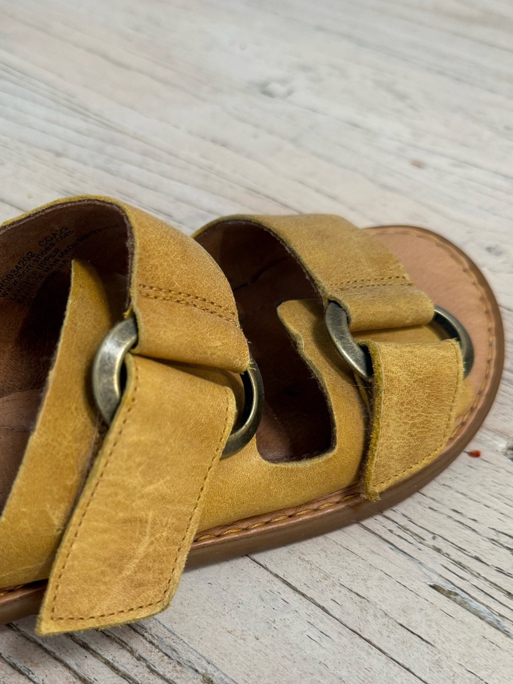 Women’s Born Marston yellow leather sandals size 8 - Picture 5 of 10